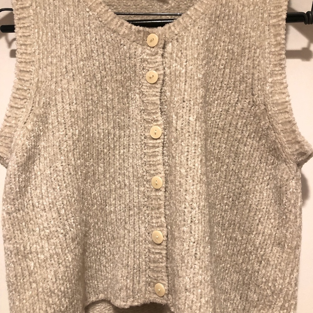 Oatmeal colored acrylic vest